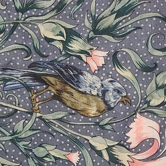 Perry Ellis Navy and Pink Scarf 100% Wool - Picture 3 of 6